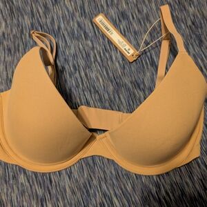 Skims Fits Everybody Scoop Plunge Bra Size 32D